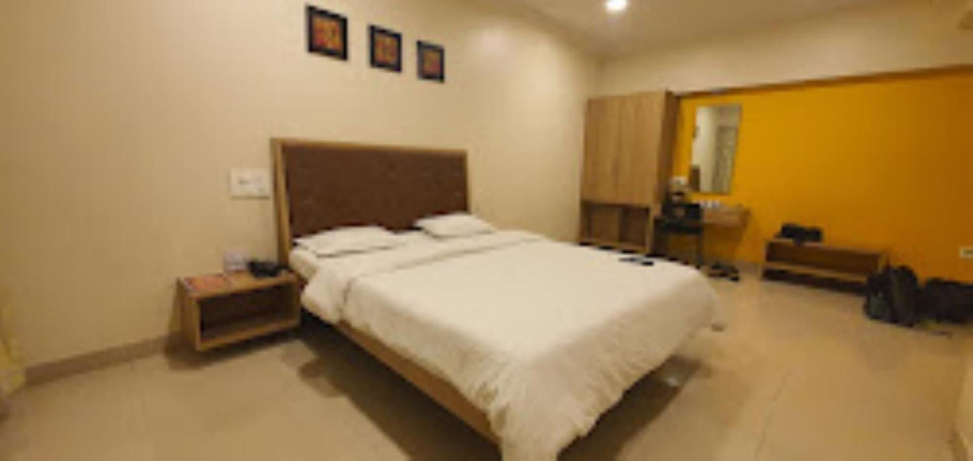 Hotel Maratha Palace,Satara Dış mekan fotoğraf