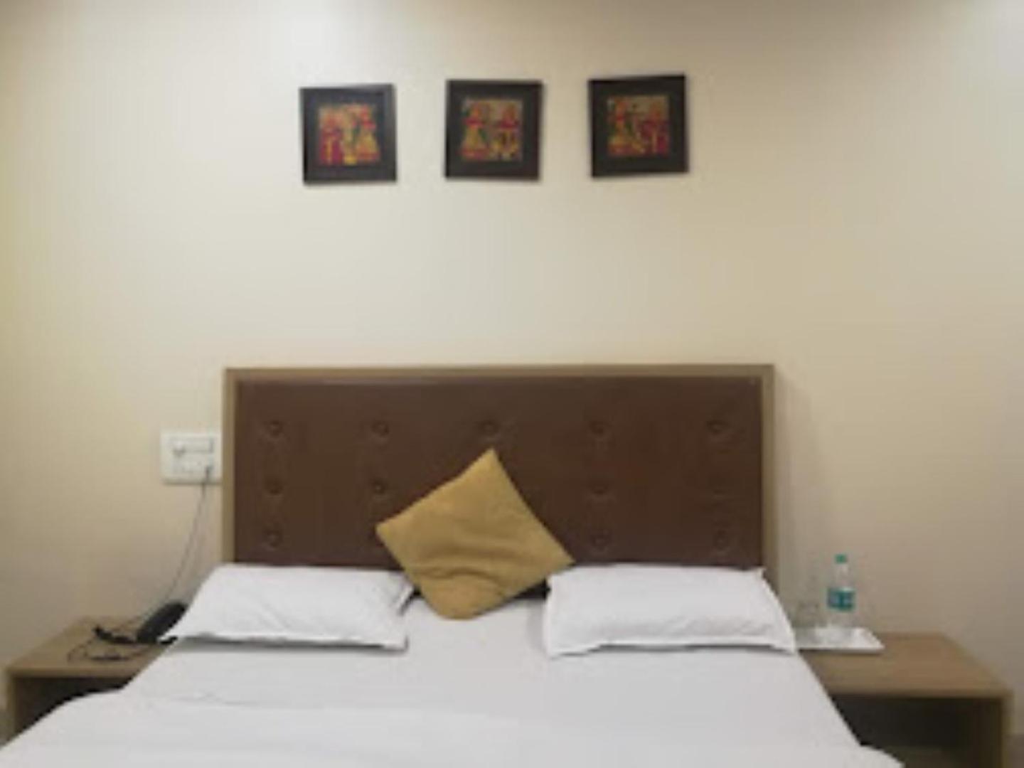 Hotel Maratha Palace,Satara Dış mekan fotoğraf