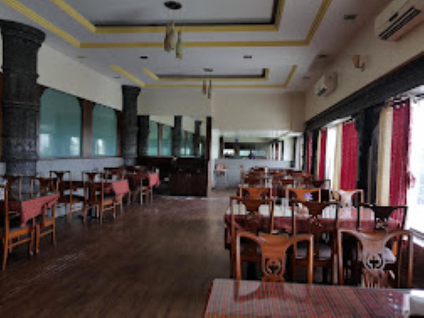 Hotel Maratha Palace,Satara Dış mekan fotoğraf