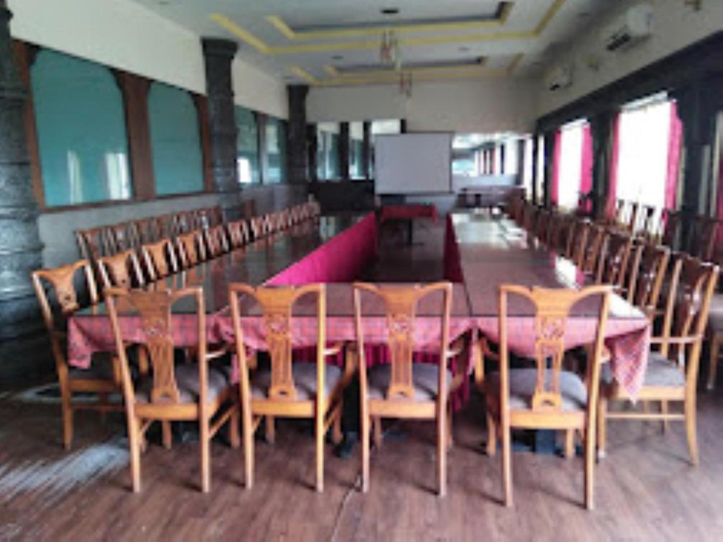 Hotel Maratha Palace,Satara Dış mekan fotoğraf