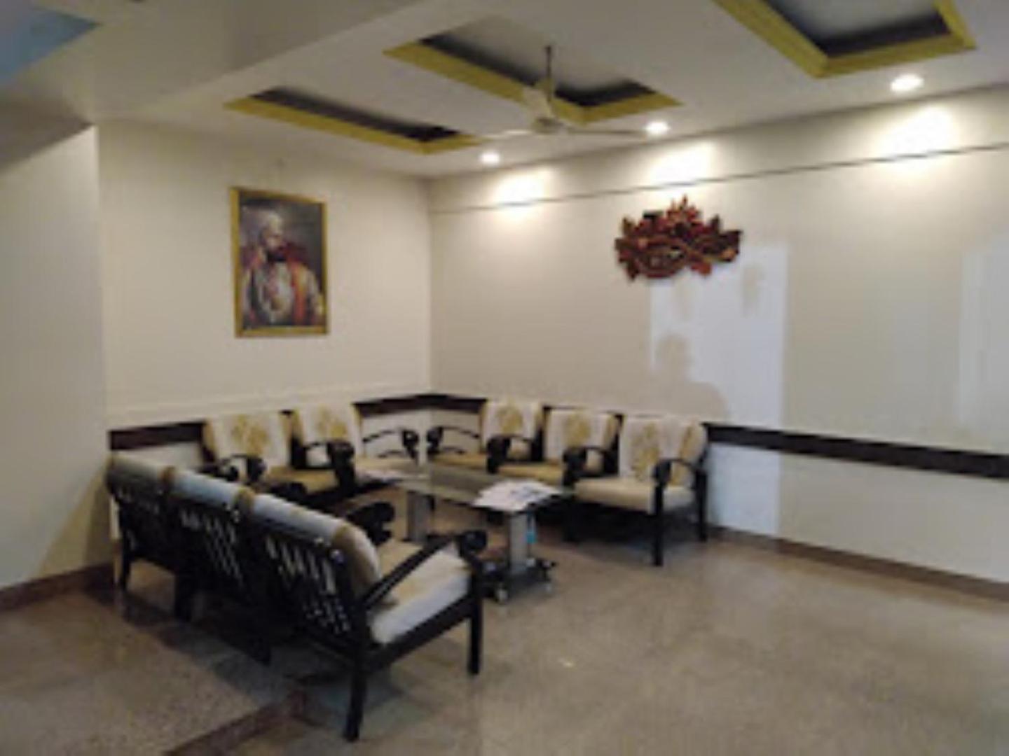 Hotel Maratha Palace,Satara Dış mekan fotoğraf