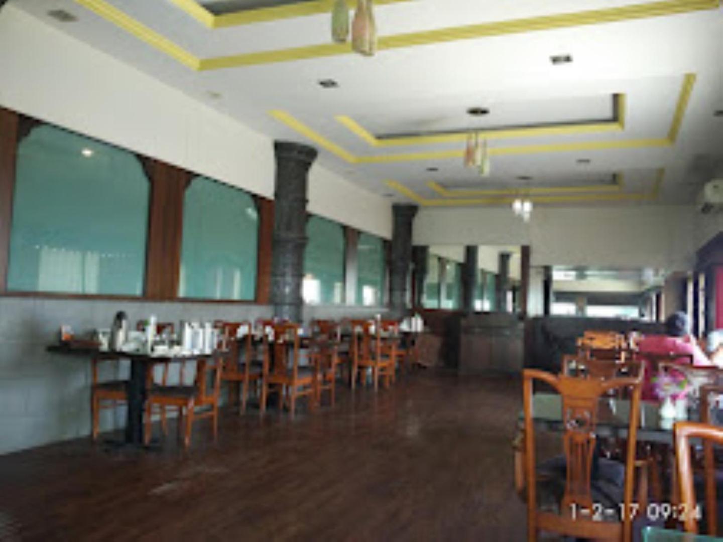 Hotel Maratha Palace,Satara Dış mekan fotoğraf