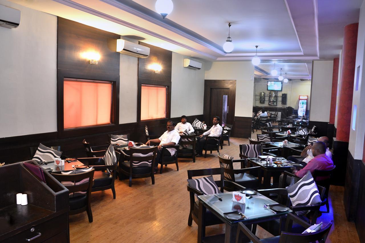 Hotel Maratha Palace,Satara Dış mekan fotoğraf