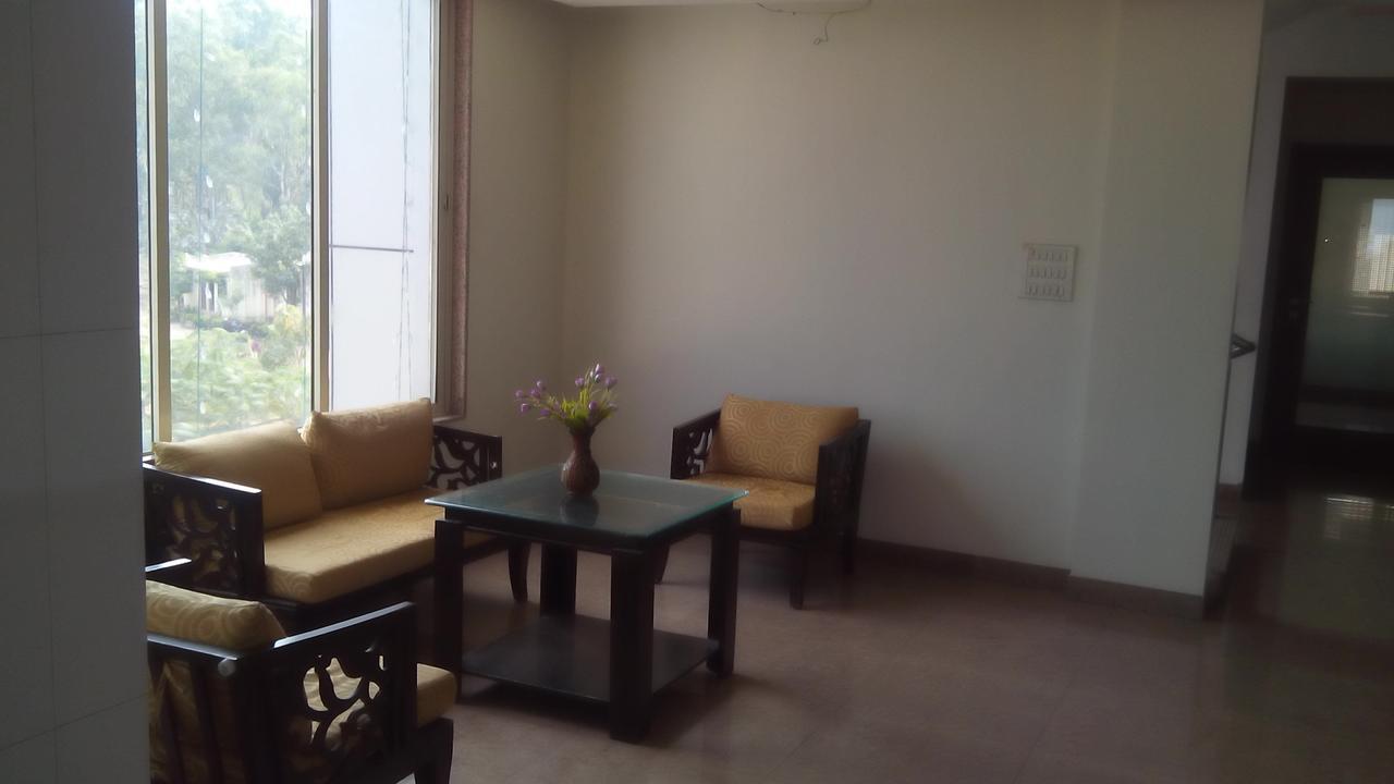 Hotel Maratha Palace,Satara Dış mekan fotoğraf